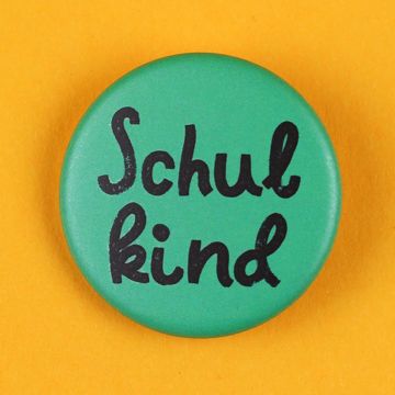 Ava & Yves BUTTON Schulkind Grün