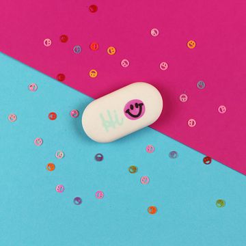 Ava & Yves ERASER Smiley "Hi" Pink/Blue