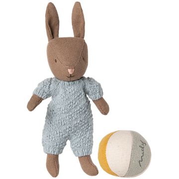 Maileg Brauner MIKRO HASE mit Ball blau